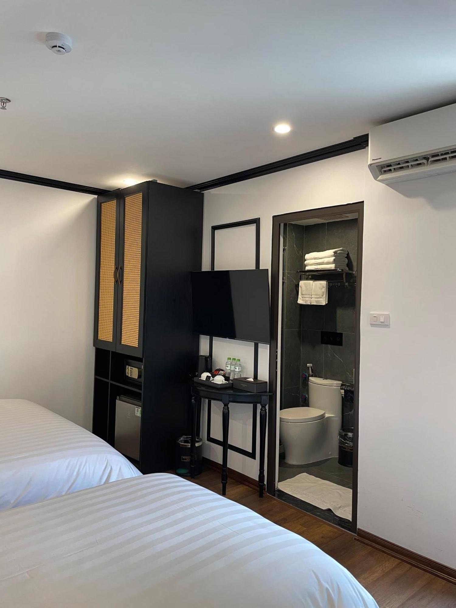 Aquarius Premium Hotel Hanoï Extérieur photo